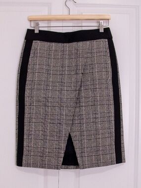 J. Crew - Black & White Houndstooth Checked Pencil Skirt (Size 4)